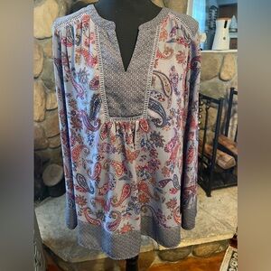 DR2 Women’s Paisley Patterned Top